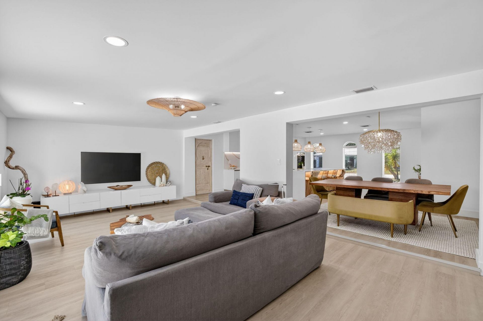 876 NW 6th Avenue, Boca Raton, FL 33432 Photo