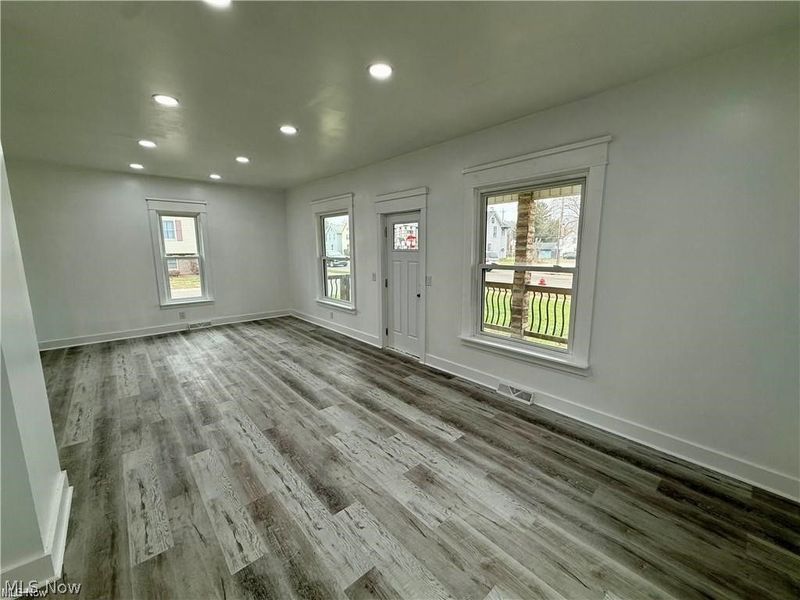 338 N Wooster Avenue, Strasburg, OH 44680 Photo 8