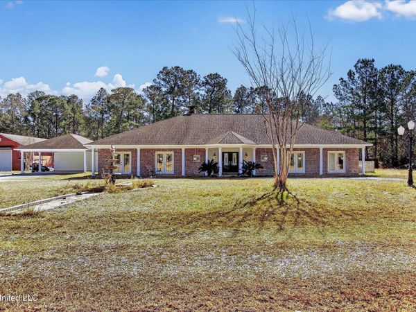 20419 Robinson Road, Gulfport, MS 39503