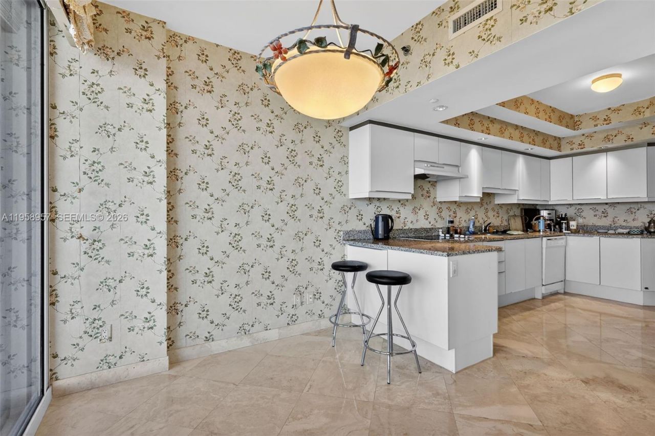 7000 Island Blvd, Unit 1604, Aventura, FL 33160 Photo