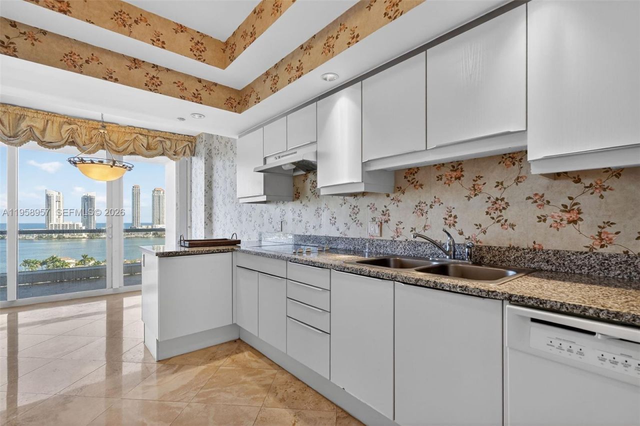 7000 Island Blvd, Unit 1604, Aventura, FL 33160 Photo