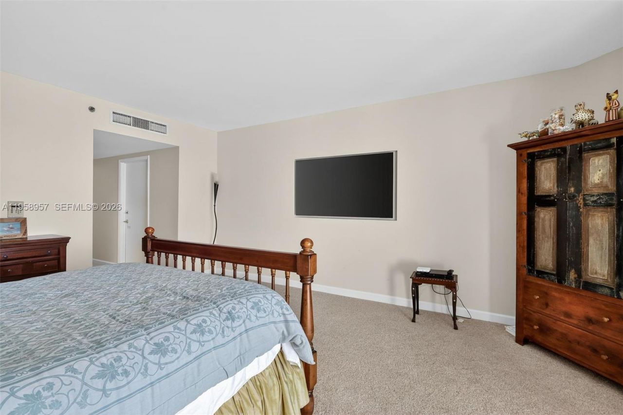 7000 Island Blvd, Unit 1604, Aventura, FL 33160 Photo