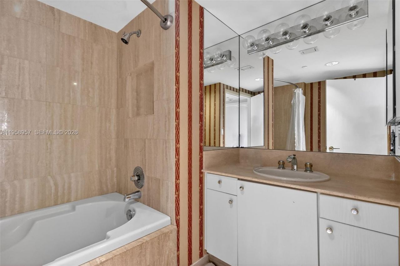 7000 Island Blvd, Unit 1604, Aventura, FL 33160 Photo