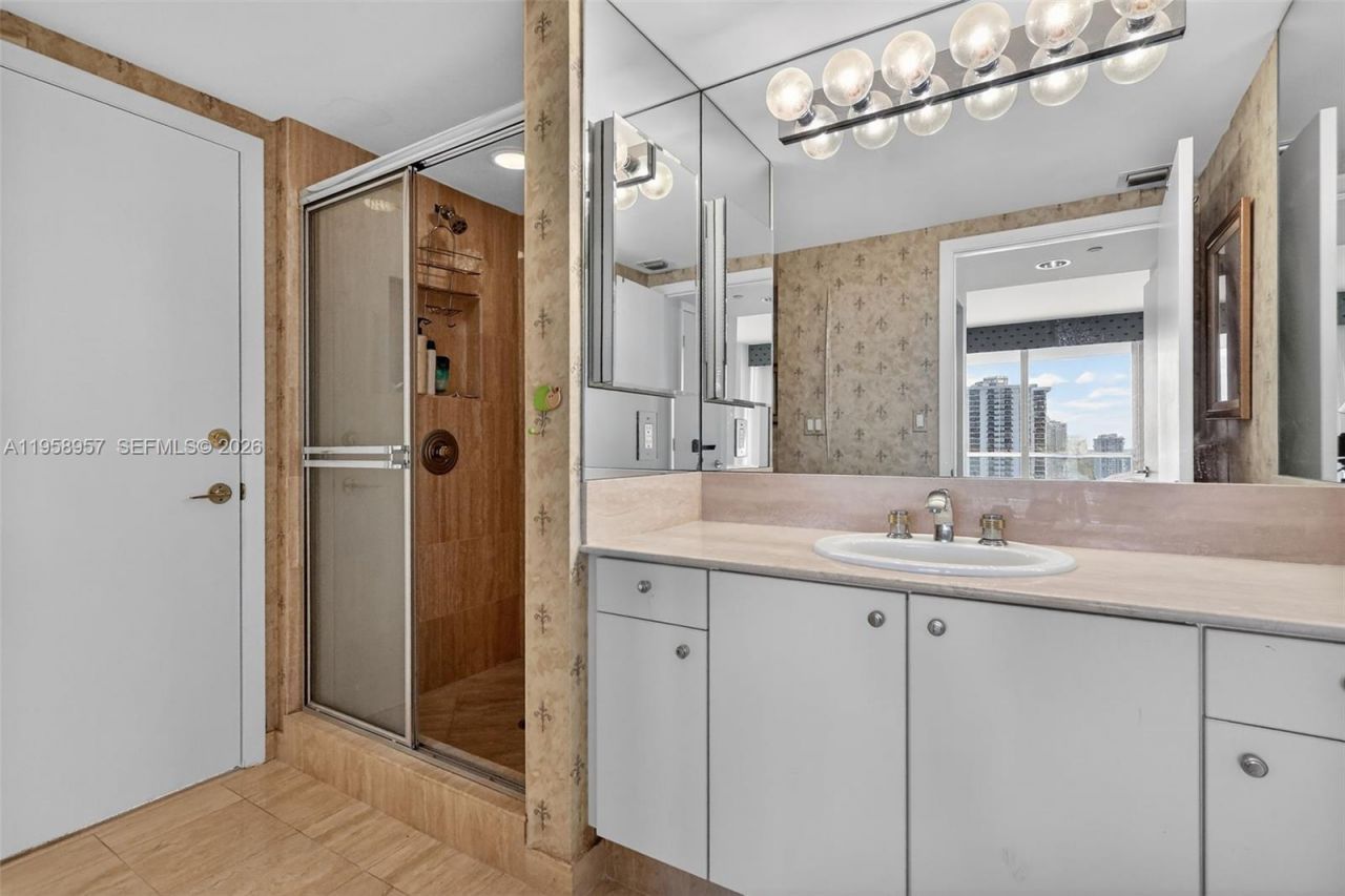 7000 Island Blvd, Unit 1604, Aventura, FL 33160 Photo