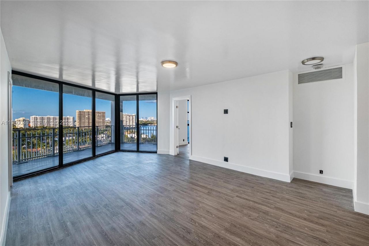4000 Towerside Ter, Unit 1509, Miami, FL 33138 Photo