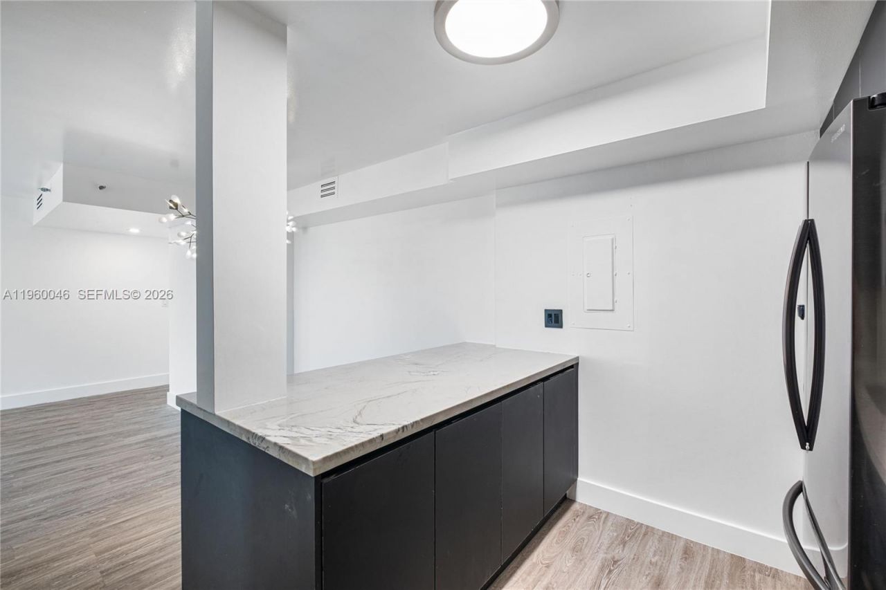 4000 Towerside Ter, Unit 1509, Miami, FL 33138 Photo