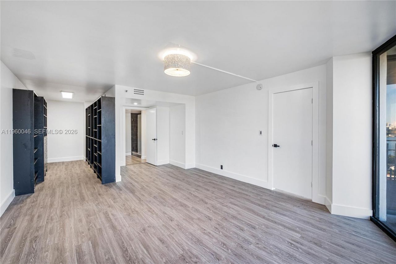 4000 Towerside Ter, Unit 1509, Miami, FL 33138 Photo