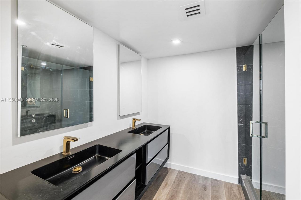 4000 Towerside Ter, Unit 1509, Miami, FL 33138 Photo