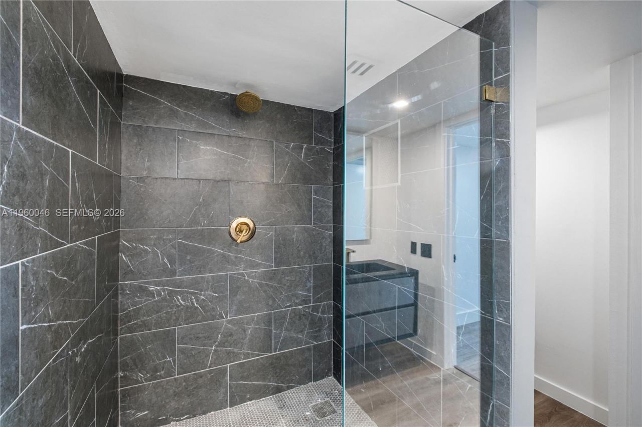 4000 Towerside Ter, Unit 1509, Miami, FL 33138 Photo