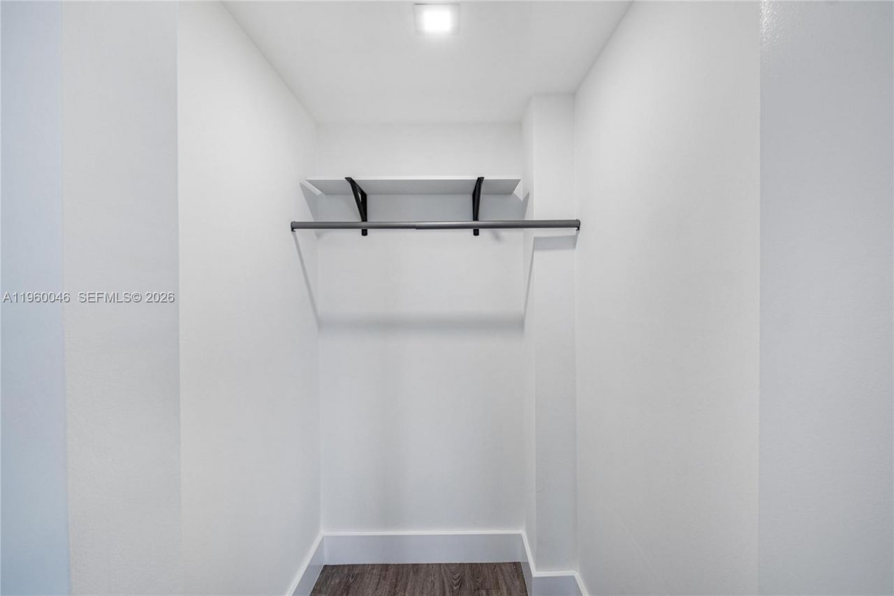 4000 Towerside Ter, Unit 1509, Miami, FL 33138 Photo