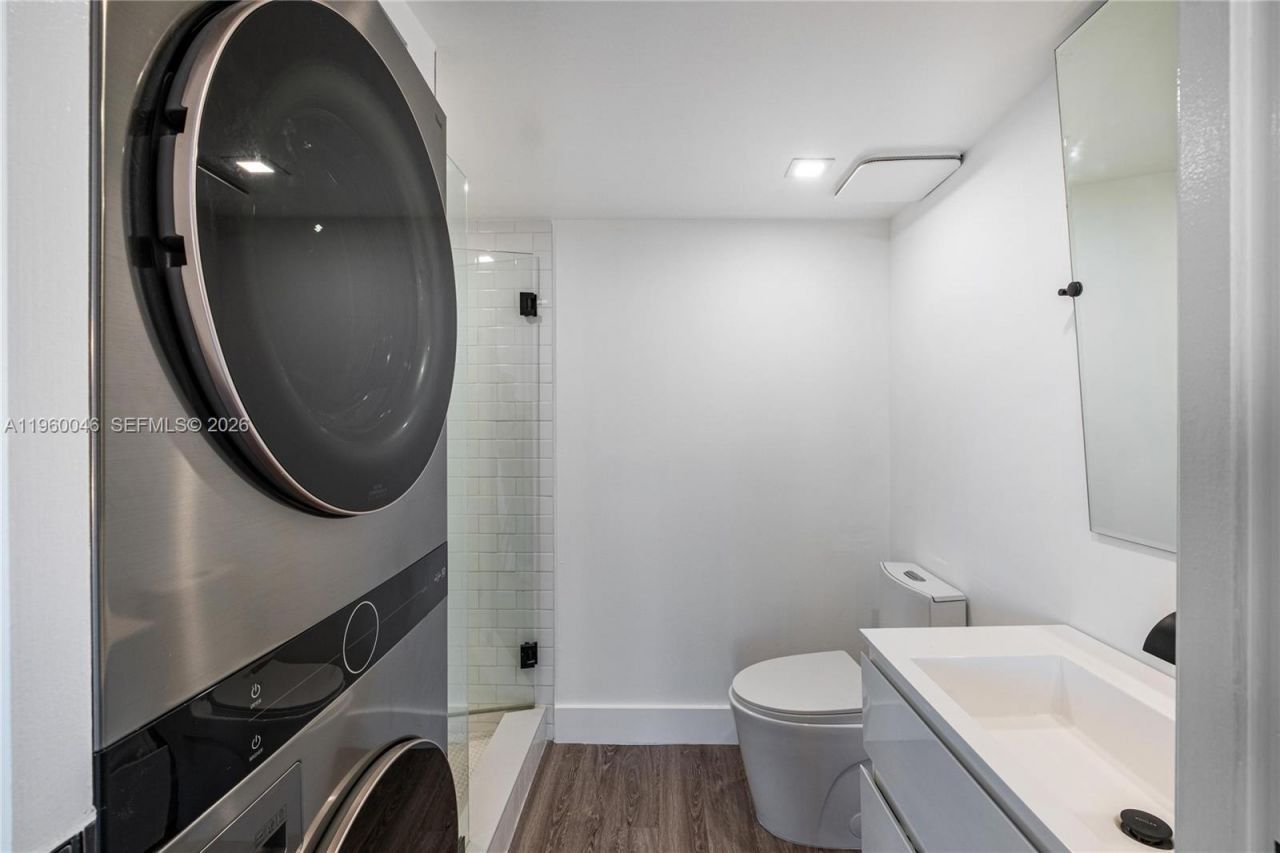 4000 Towerside Ter, Unit 1509, Miami, FL 33138 Photo