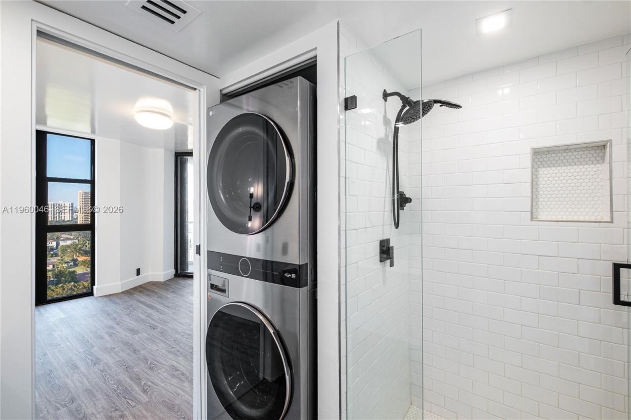 4000 Towerside Ter, Unit 1509, Miami, FL 33138 Photo