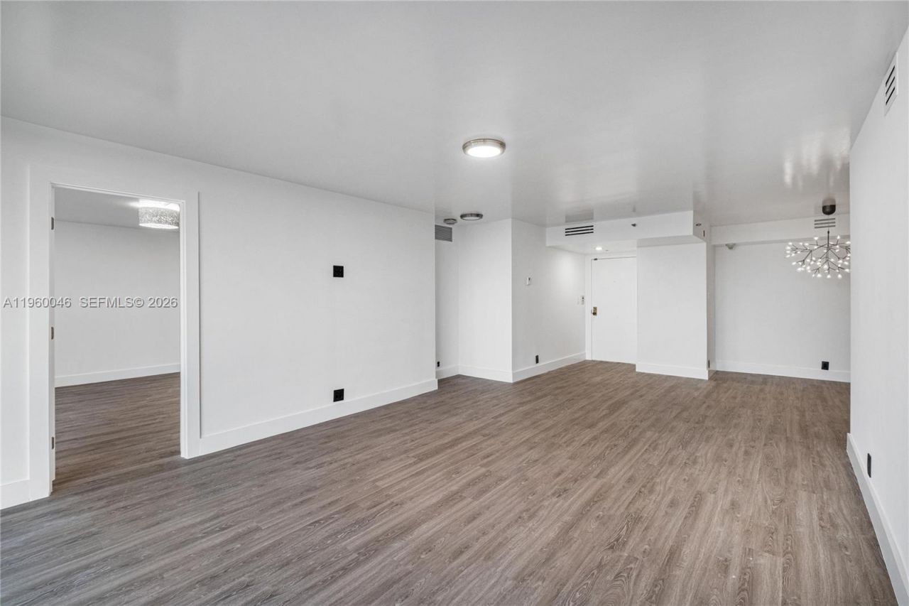 4000 Towerside Ter, Unit 1509, Miami, FL 33138 Photo