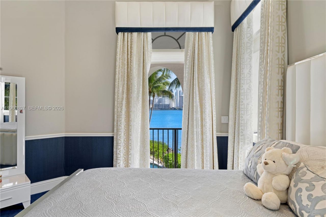 3914 Island Estates Dr, Aventura, FL 33160 Photo