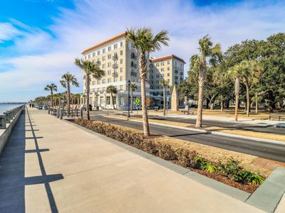 1 King Street, Unit 704, Charleston, SC 29401