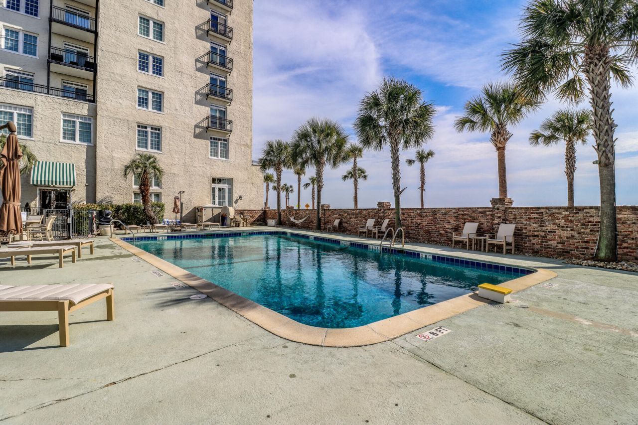 1 King Street Photo 17