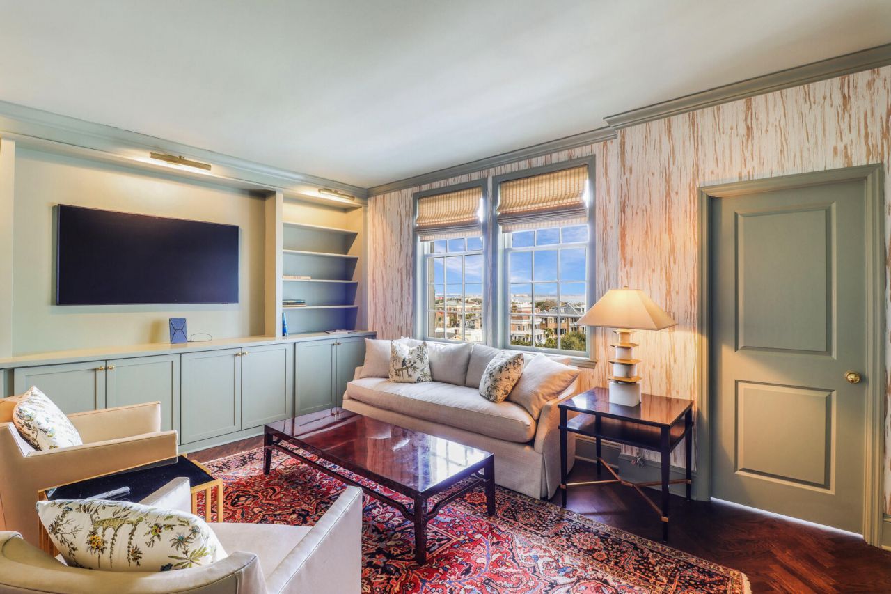 1 King Street Photo 5