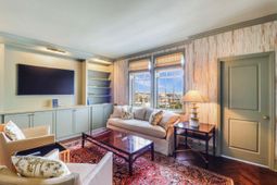 1 King Street photo 4