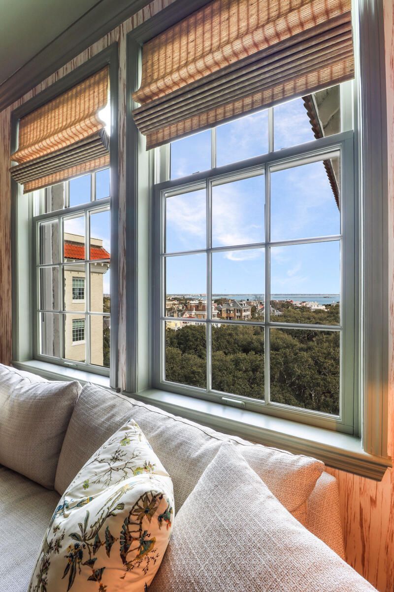 1 King Street Photo 6