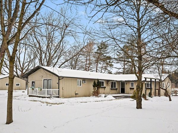 325 W Delhi Road, Ann Arbor, MI 48103