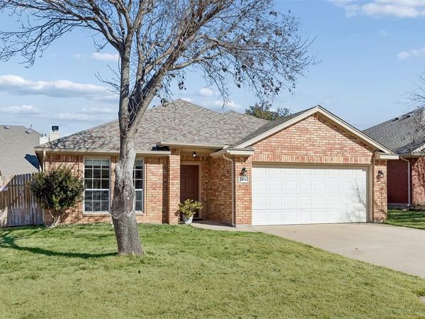 3404 Muleshoe Lane, Fort Worth, TX 76179