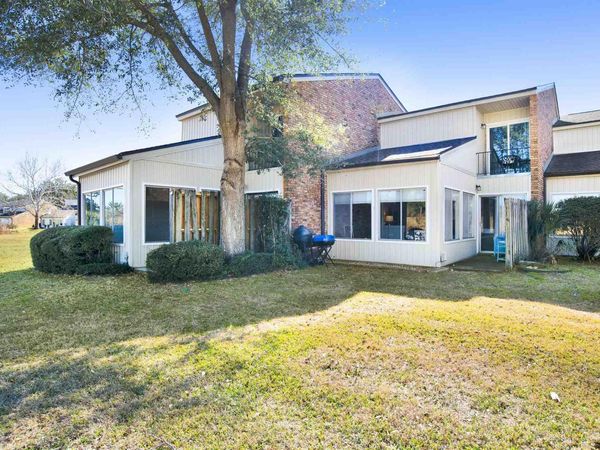 4730 Huron Dr, Pensacola, FL 32507