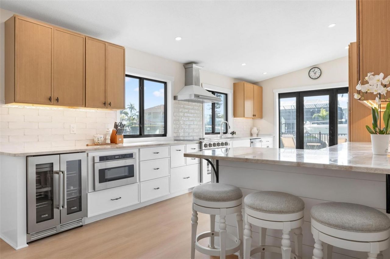 401 28th Street, Holmes Beach, FL 34217 Photo