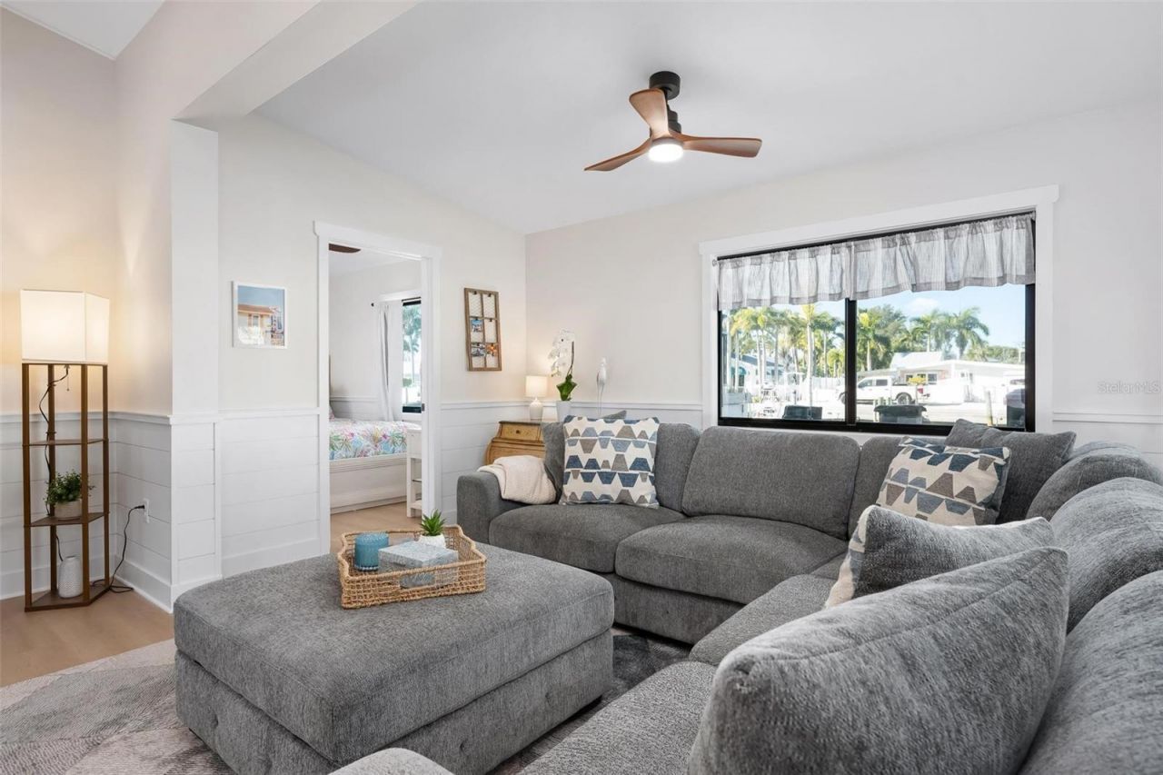 401 28th Street, Holmes Beach, FL 34217 Photo