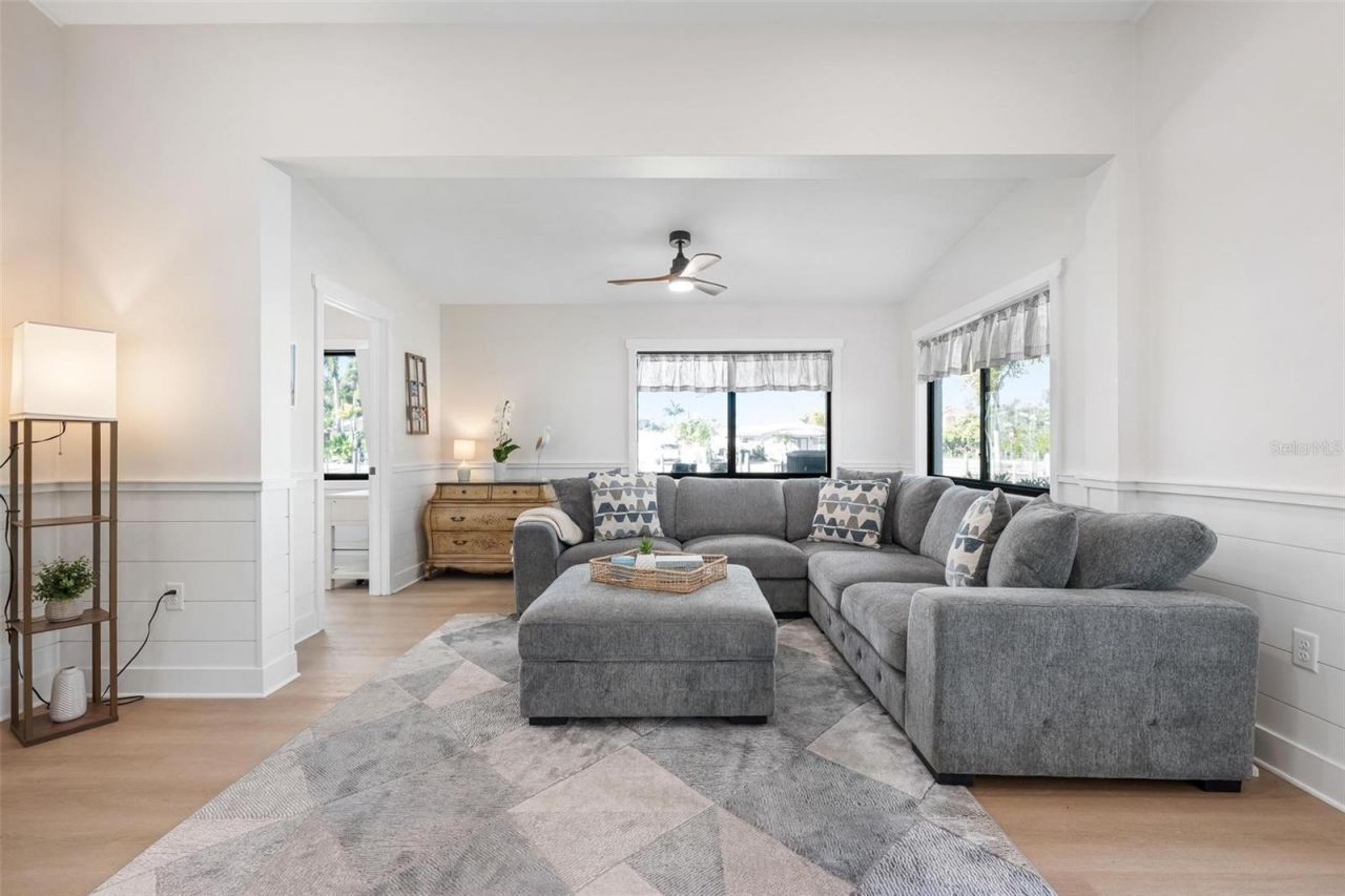 401 28th Street, Holmes Beach, FL 34217 Photo