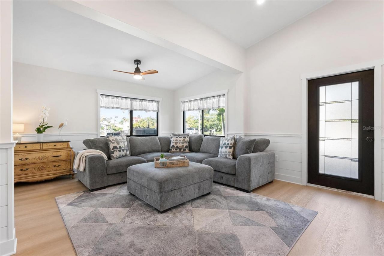 401 28th Street, Holmes Beach, FL 34217 Photo