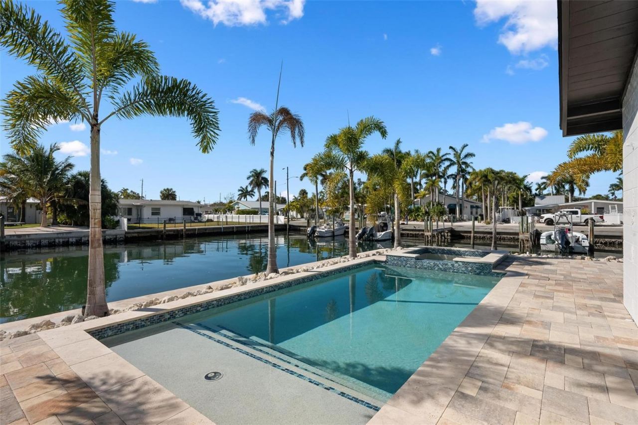 401 28th Street, Holmes Beach, FL 34217 Photo