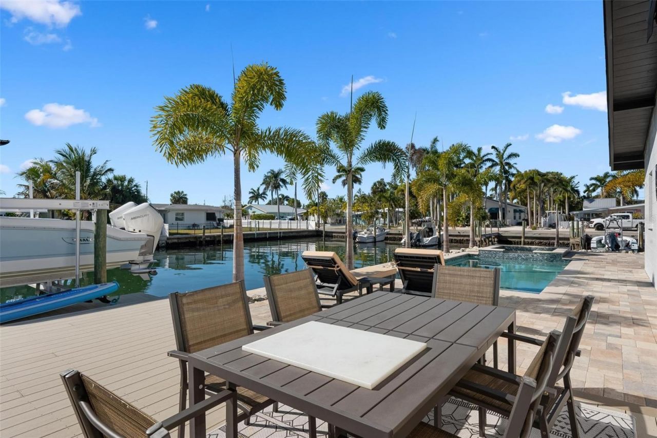 401 28th Street, Holmes Beach, FL 34217 Photo