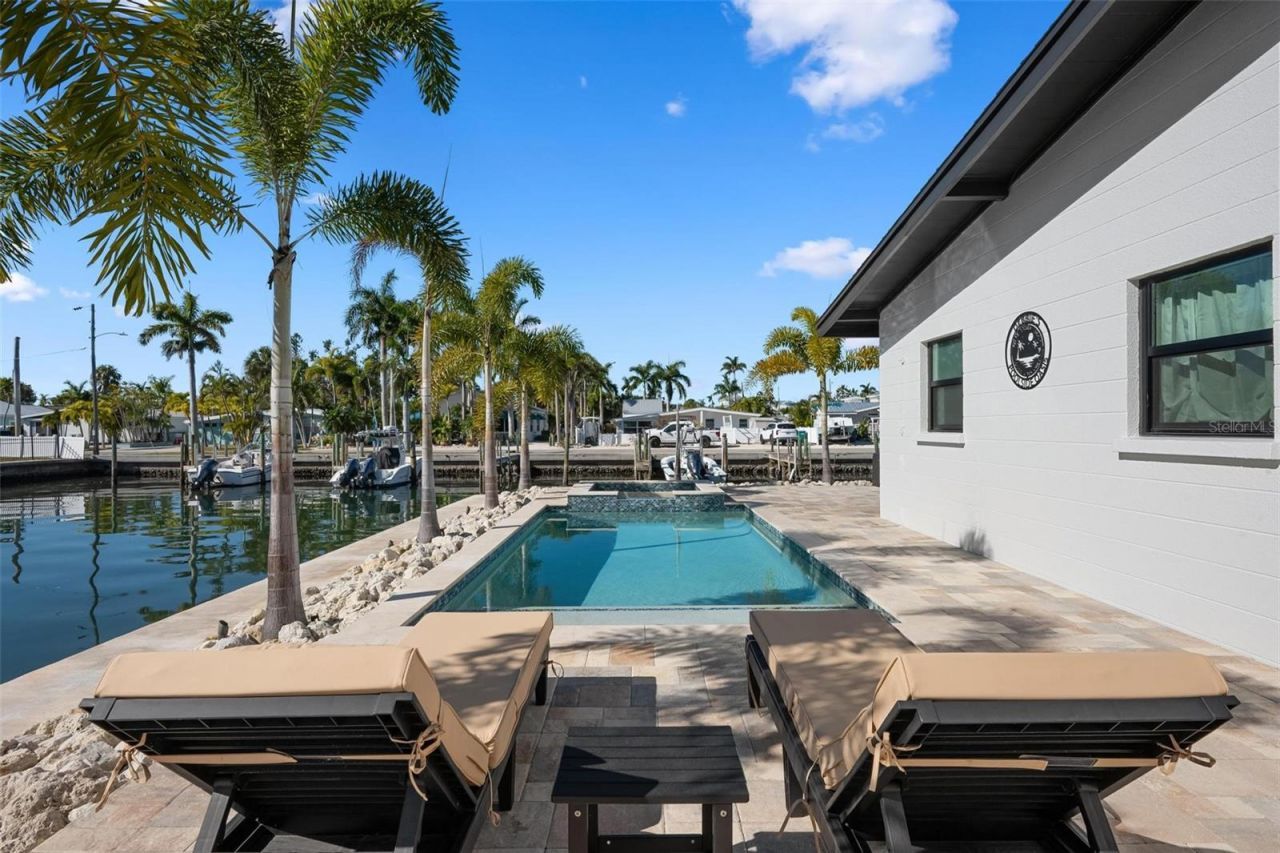 401 28th Street, Holmes Beach, FL 34217 Photo