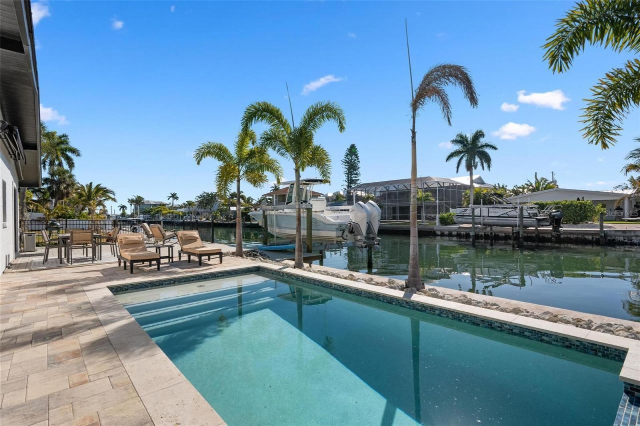 401 28th Street, Holmes Beach, FL 34217 Photo