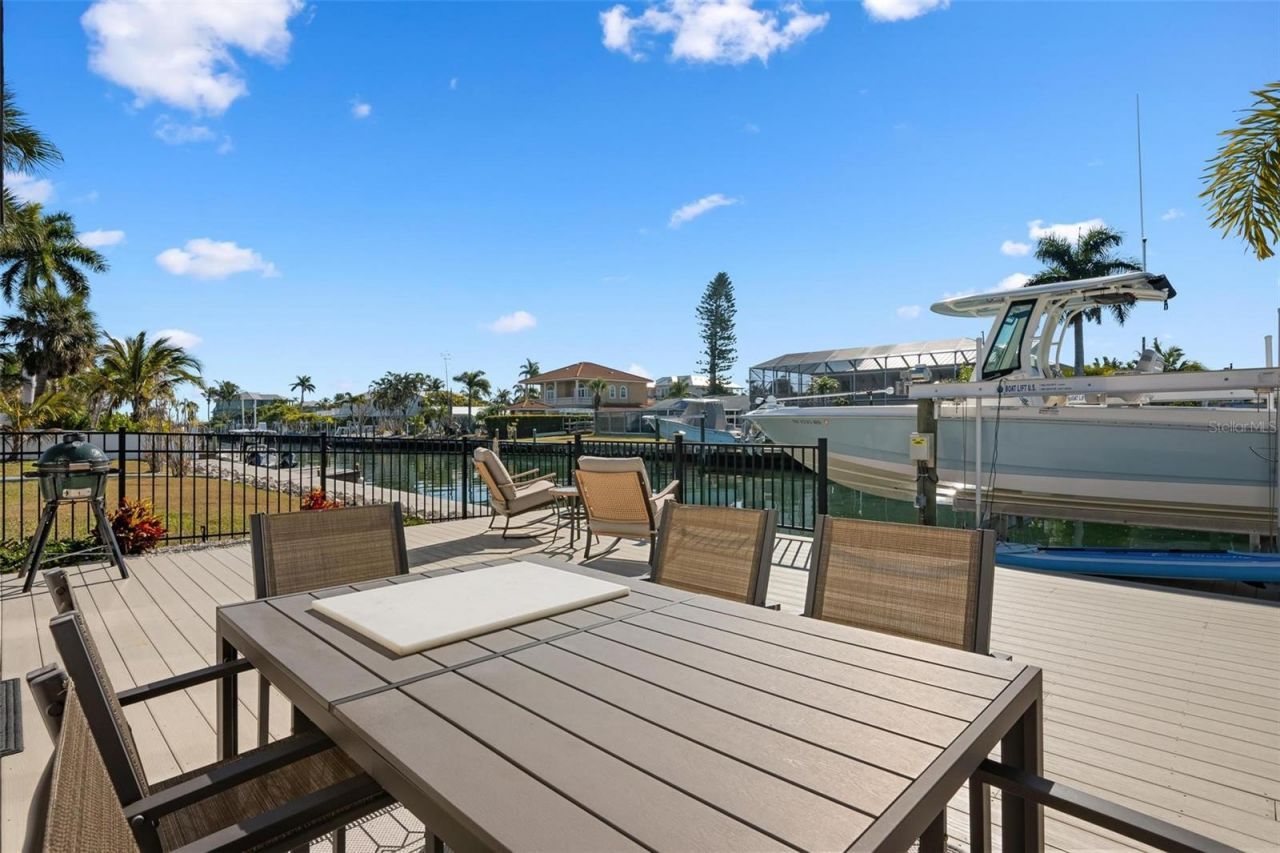 401 28th Street, Holmes Beach, FL 34217 Photo