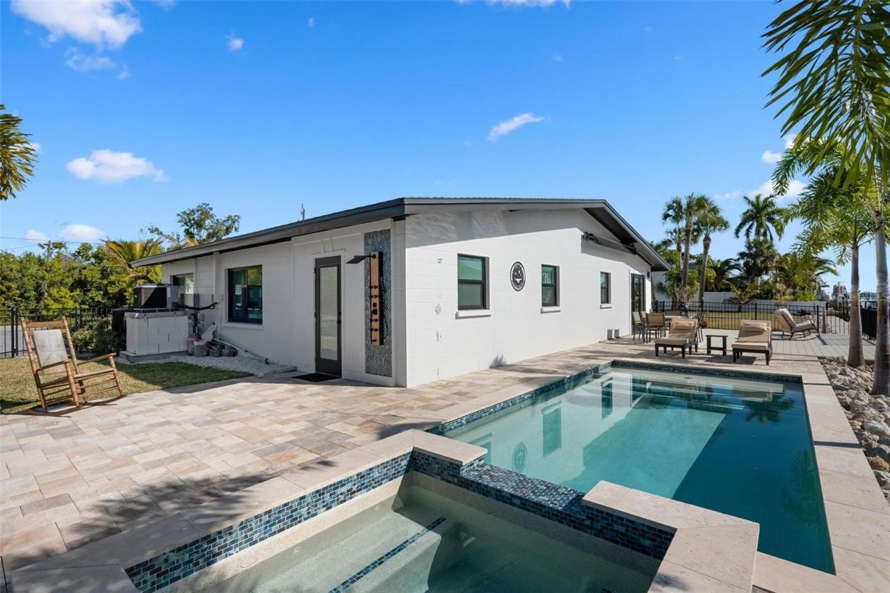 401 28th Street, Holmes Beach, FL 34217 Photo