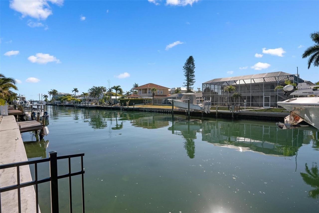 401 28th Street, Holmes Beach, FL 34217 Photo