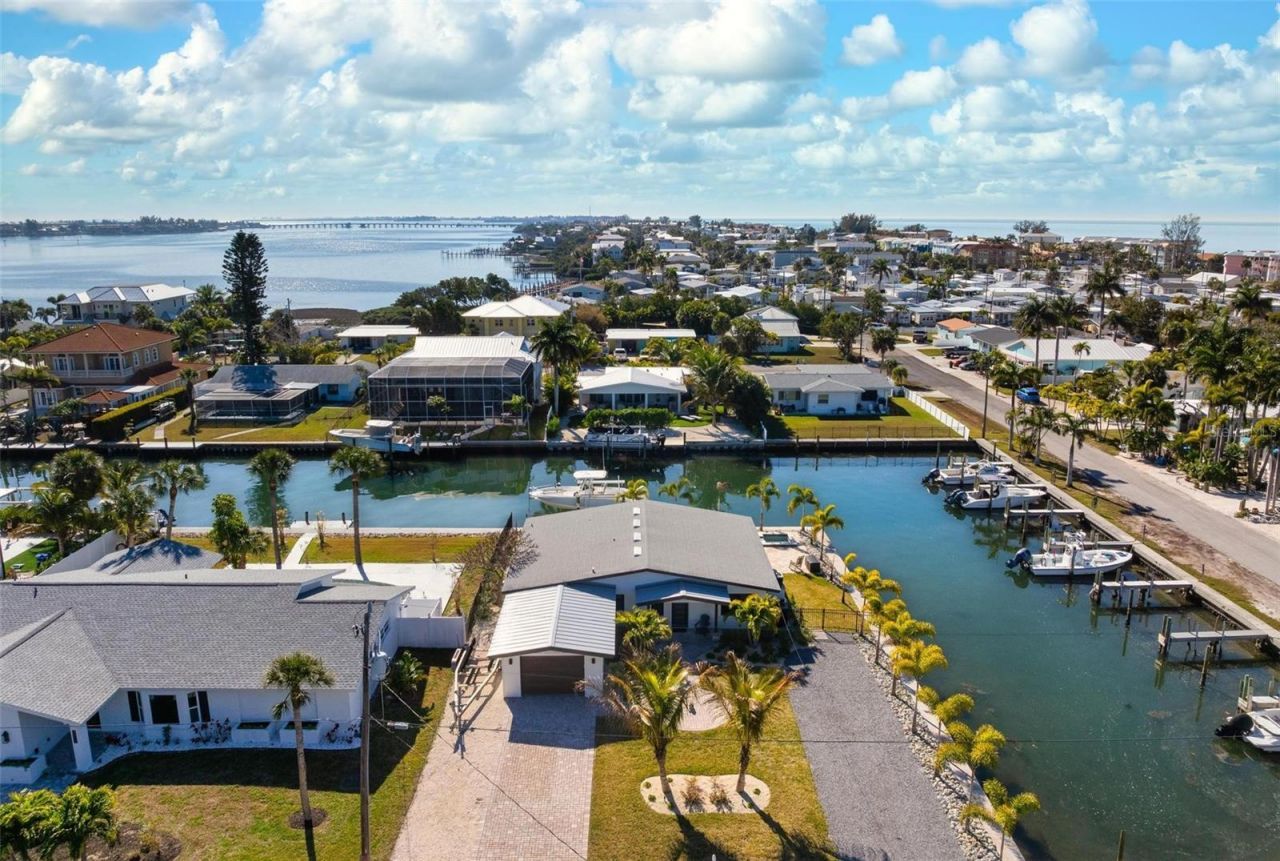 401 28th Street, Holmes Beach, FL 34217 Photo