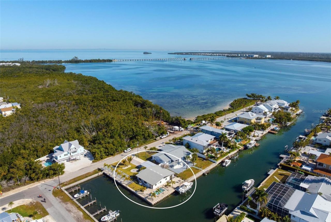 401 28th Street, Holmes Beach, FL 34217 Photo