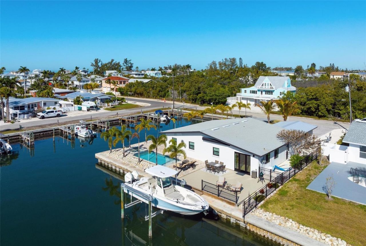 401 28th Street, Holmes Beach, FL 34217 Photo