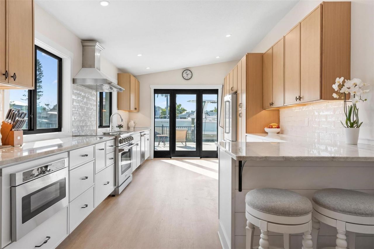 401 28th Street, Holmes Beach, FL 34217 Photo