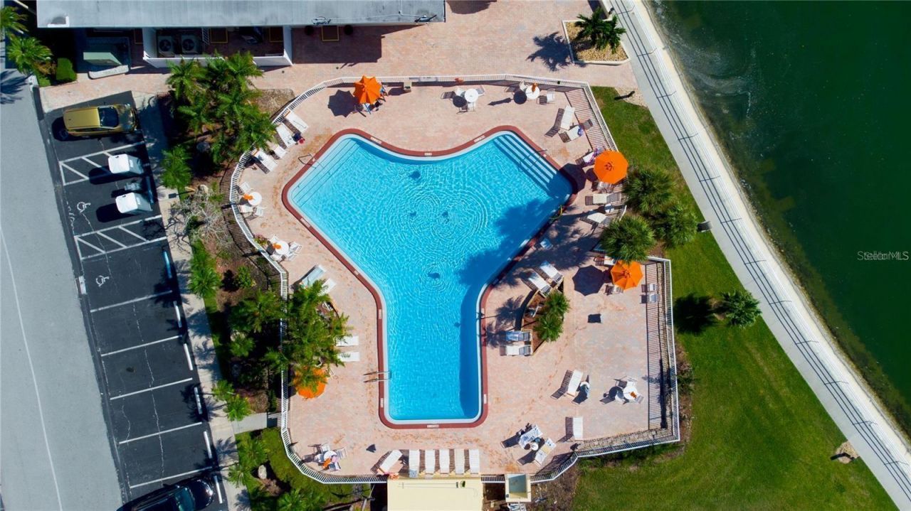 4550 Cove Circle, Unit 106, Saint Petersburg, FL 33708 Photo