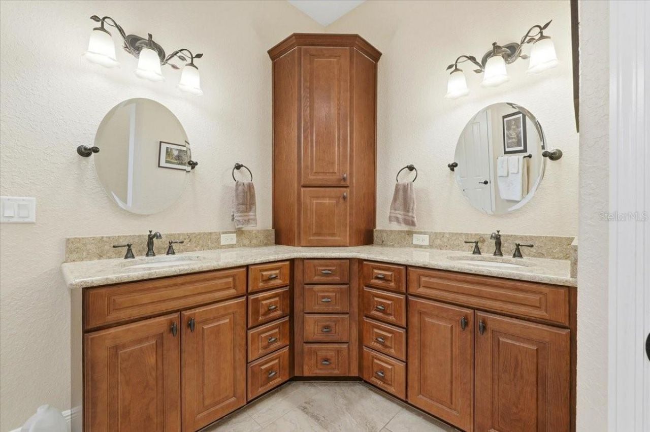 719 Teaberry Trail, Polk City, FL 33868 Photo