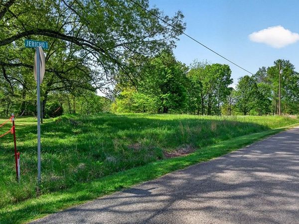 515 Jericho Rd, Quebeck, TN 38579