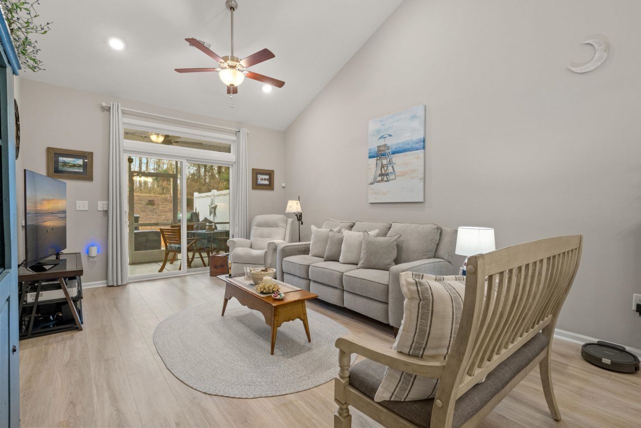 4061 Taranto Loop Photo 16