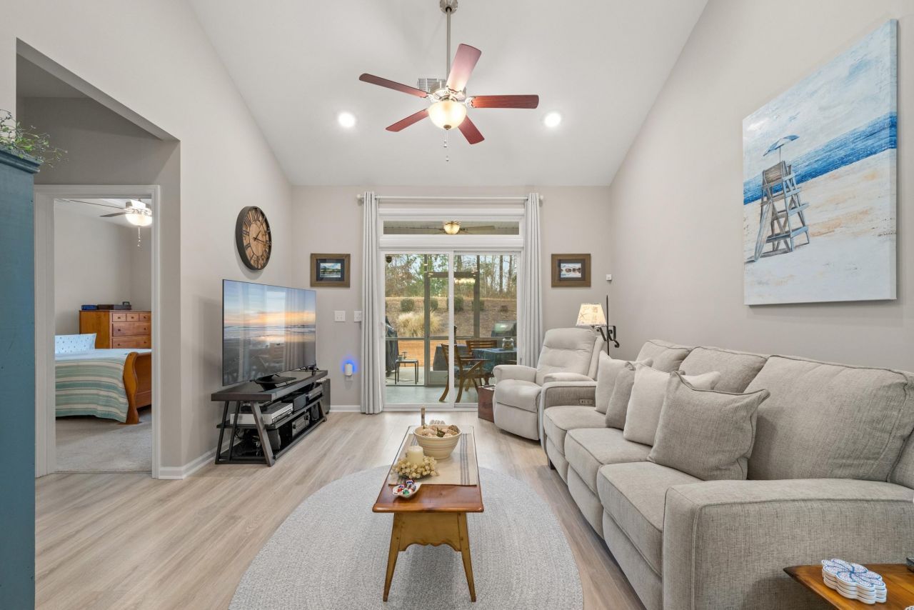 4061 Taranto Loop Photo 17