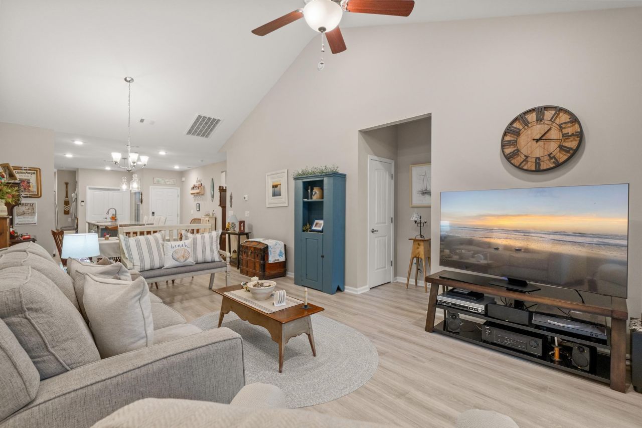 4061 Taranto Loop Photo 19