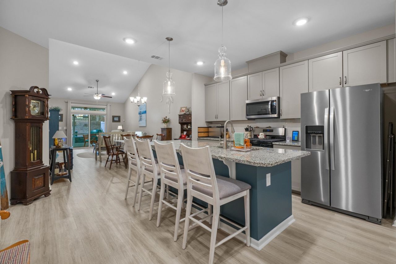 4061 Taranto Loop Photo 8