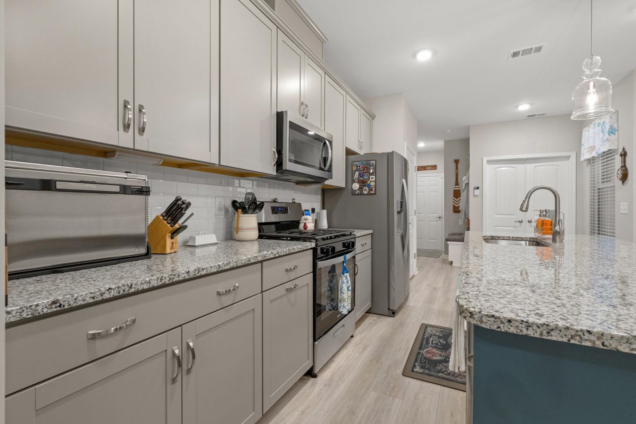 4061 Taranto Loop Photo 9