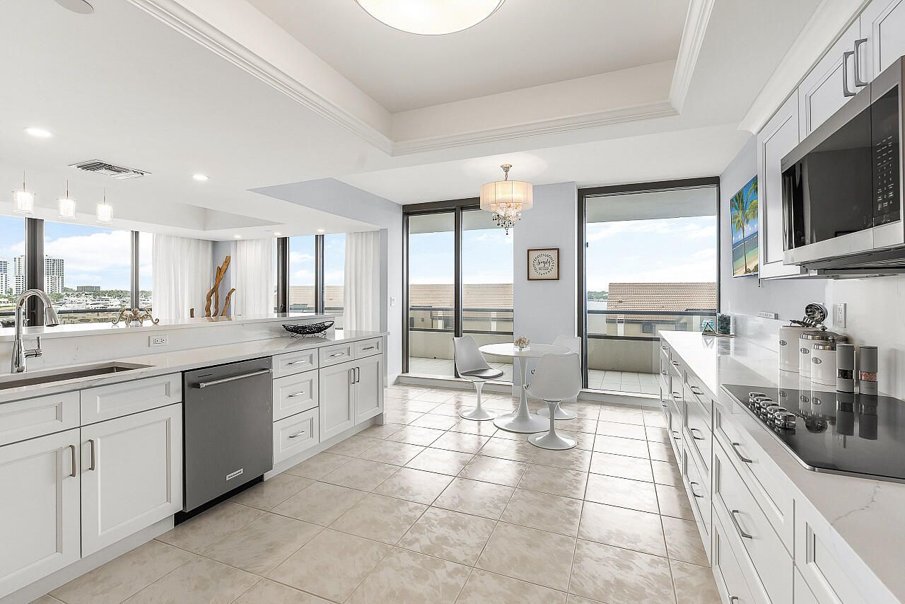 100 Lakeshore Drive, Unit 252, North Palm Beach, FL 33408 Photo